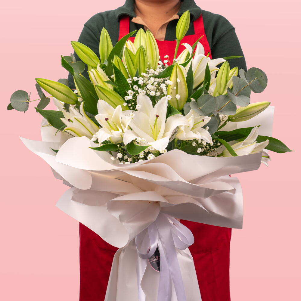 Color_Coordination_in_Lily_Bouquets.png