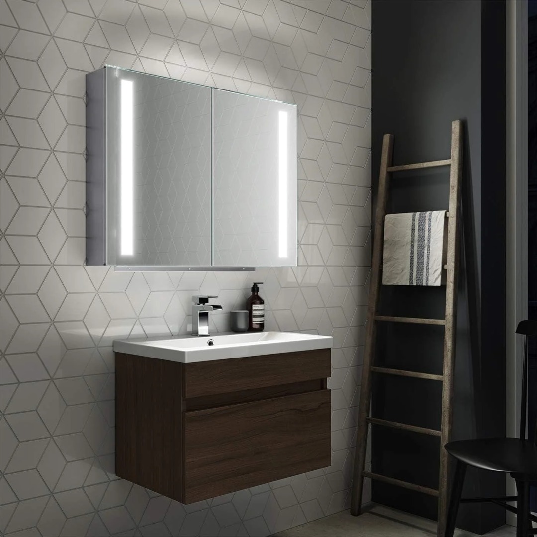 Illuminated_mirrors_are_a_fantastic_addition_to_any_bathroom.jpg
