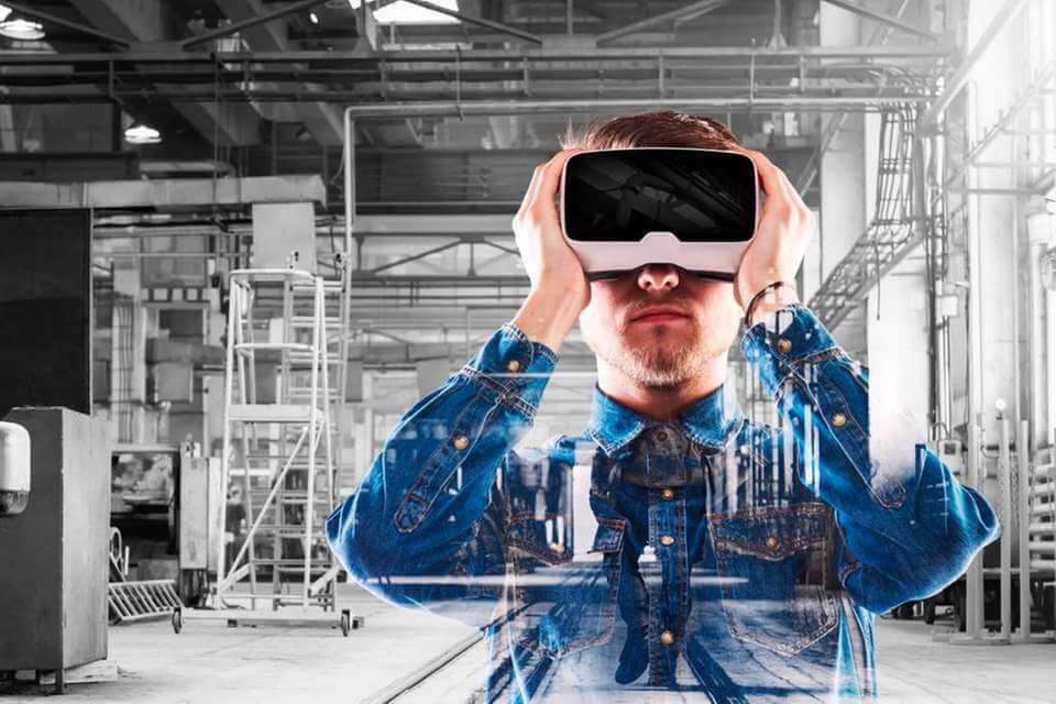 Hard Skills Training with Virtual Reality