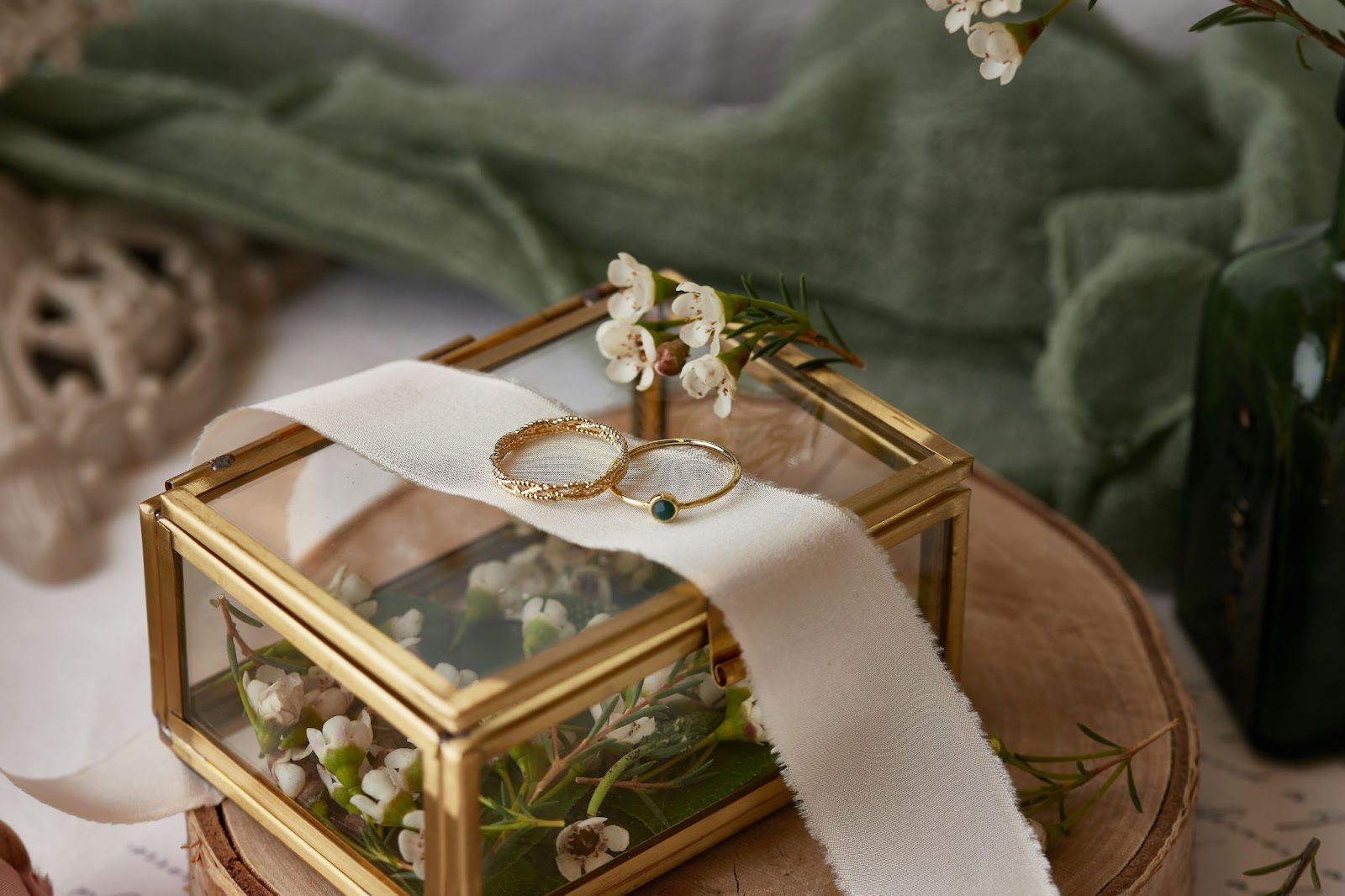 How Custom Luxury Jewelry Boxes Enhance Your Brand’s Elegance