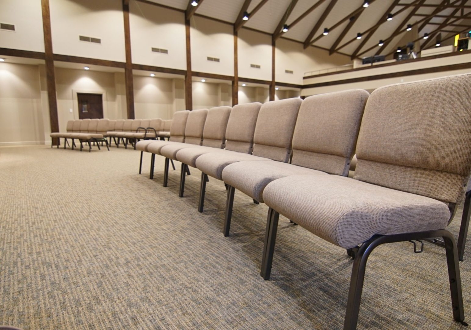 How Does Bulk Pricing On Church Chairs Benefit Growing Congregations?